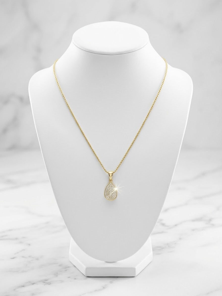 Collar con dije de lágrima