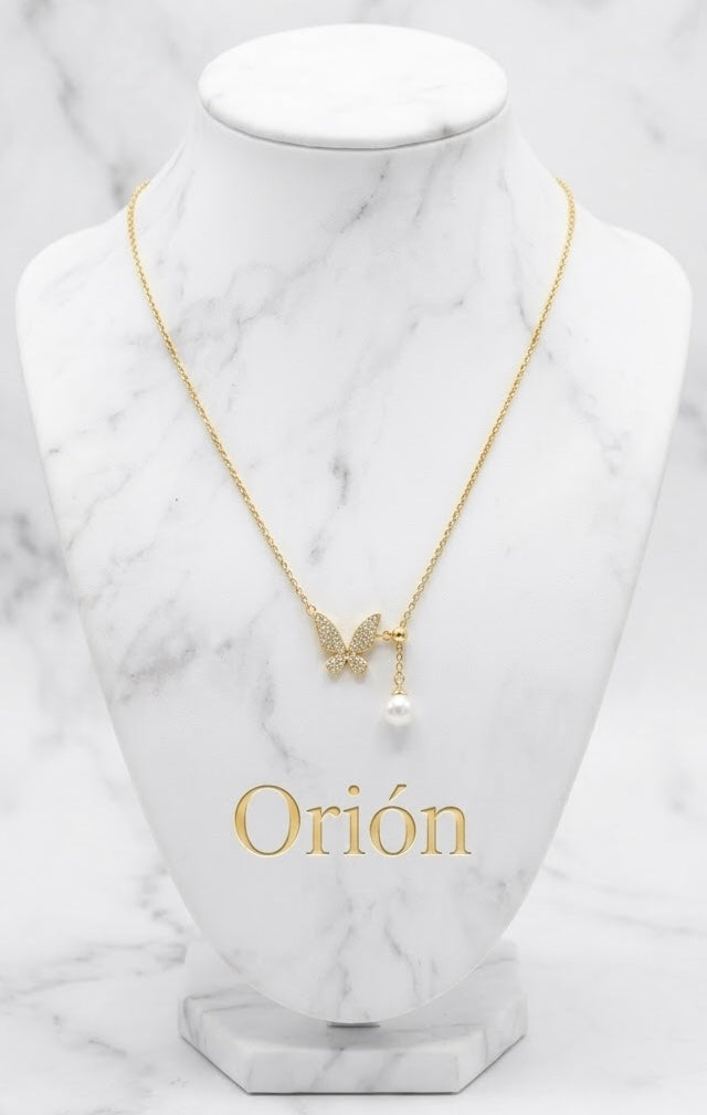Collar Delicado de Mariposa y Perla / Colección Orión